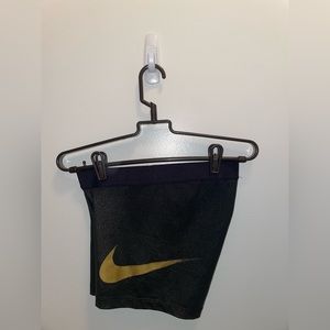 Gold Sparkly Nike Pros💛